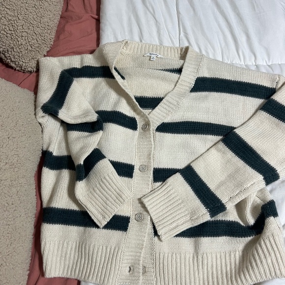 SPLENDID cardigan - Picture 12 of 15